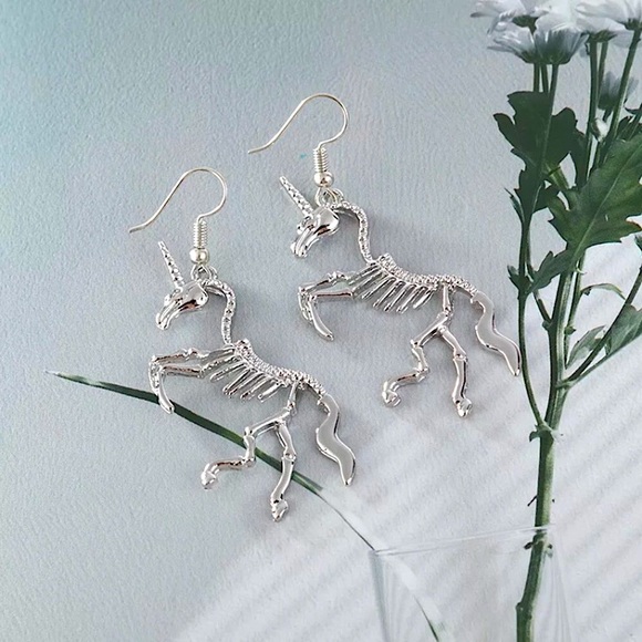 Silver unicorn skeleton earrings - Picture 7 of 8